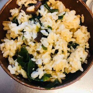 わかめと椎茸の中華風混ぜご飯